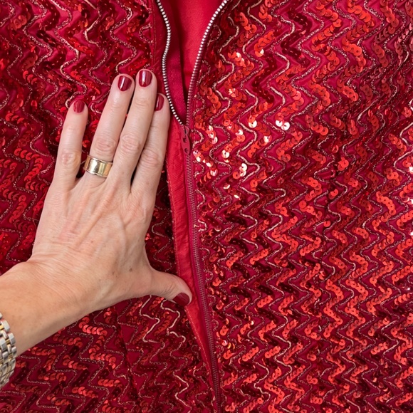 Sleeveless Red Sequinned Top - Picture 5 of 5